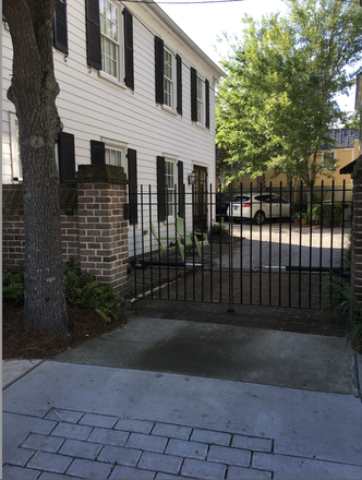 Outside front street view - exit gate - Charming home 4 min walk to MUSC