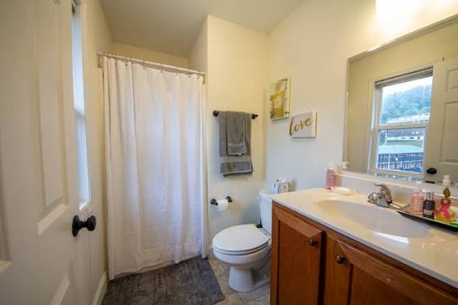 Bathroom - Holmes View Manor