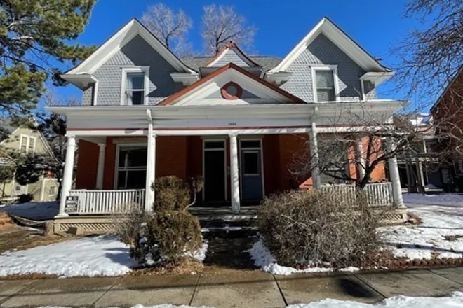 Street view - 2 bd/2 bath apt, 1 block off Pearl, walkable to campus, available now thru July