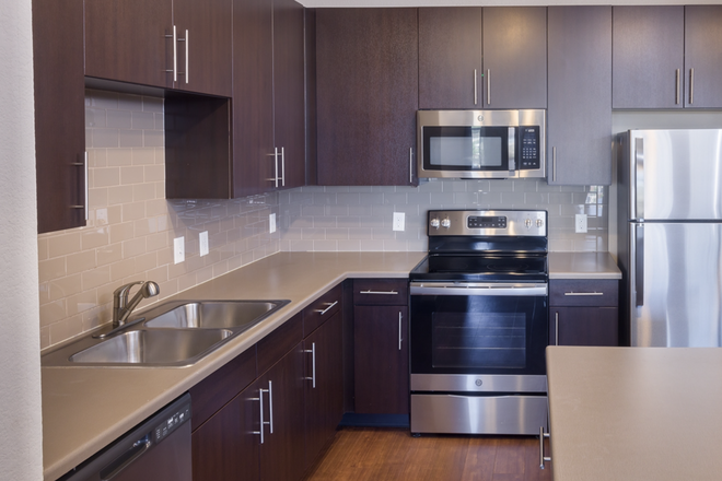 Kitchen - Room in 21 Fitzsimmons
