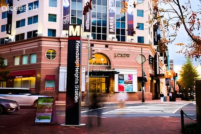 Friendship Heights Metro - 2 metro stops to NIH - *Beautiful Rooms -2 Min Walk to AU Law School/AU Shuttle/Tenleytown Metro & Friends Heights
