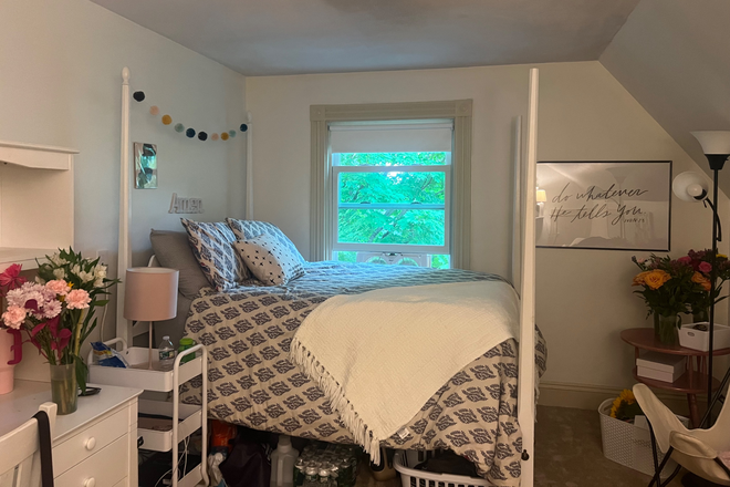 Nice window - Summer Sublet for Graduate Student on Foster Street. Subletting 1 Unfurnished Room