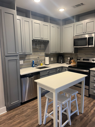 Kitchen - Carolina Square Apartments