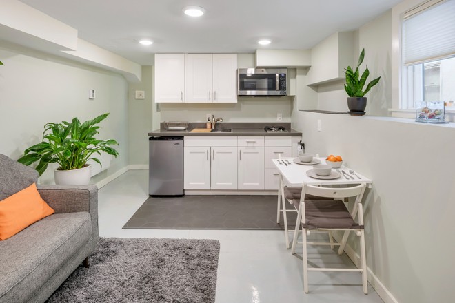 Kitchenette with convection microwave oven, fridge, toaster, kettle and cooking utensils. - Furnished 1BR with Easy Access to UC Berkeley