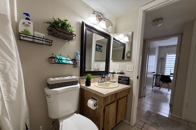 bathroom - In BUS Route, Close to USF, 2bed/2bath nice condo for $1600 per month.