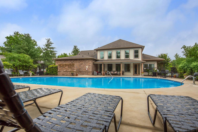 Pool - Ashwood Cove Apartments