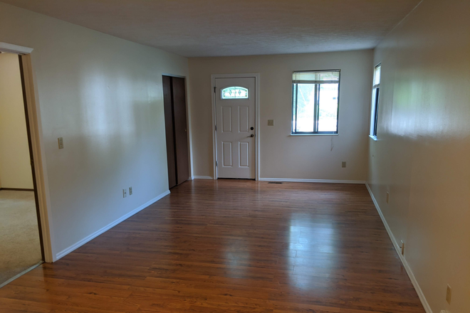 Living Room - 210 West Sycamore Street House