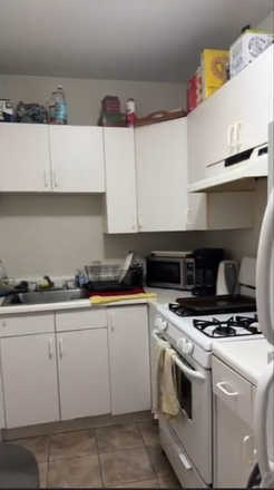 . - Amazing 2 Bed / 1 Bath w/ Heat&Hot Water Included!! Available NOW!!! Apartments