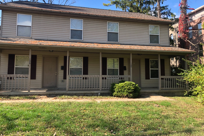 Outside view - 106/108 Linwood Lane Oxford, Ohio 45056, close to main street and campus