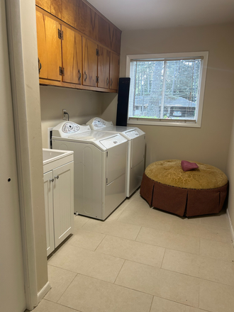 laundry room - Northlake House for Rent
