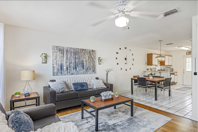 Common area - Campus Crossings on Alafaya Townhome