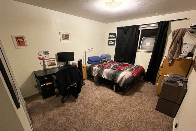 Room - Sublease (Summer 2025) - Flexible dates, house close to campus, three other roommates