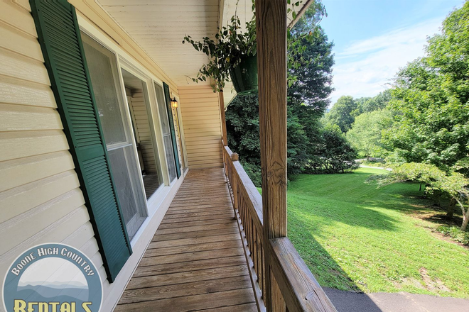 Photo - Gorgeous 3bd/2.5ba House With Included Downstairs Apartment