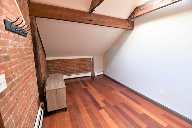 1845 - 1845 18th #3 (2BR/1BA)