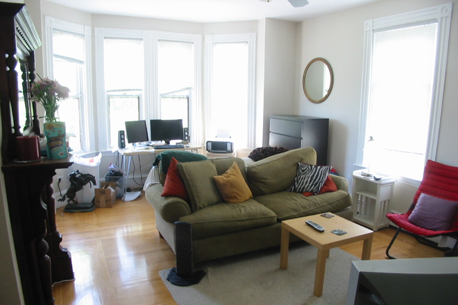 1 - Spacious 2 bed + Study between Inman & Union - Oct 1