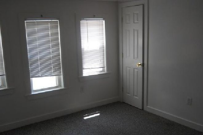 bedroom - 106 Amity Street # 2 - 4BR -FIRST MONTH'S RENT FREE MENTION THIS AD AND SIGN BEFORE 6/1! Apartments