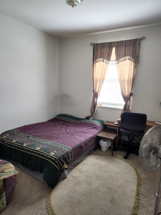 Bedroom A - Nice Bellevue Ranch neighborhood, 2 minutes walk to Cattracks Arrow Wood Dr stop