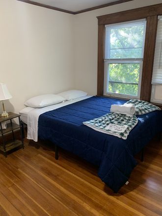 Bedroom - Last Minute Specials! Minutes to Harvard, MIT, BU & Tufts! Deluxe furnished Bedrooms from $1,100! Apartments