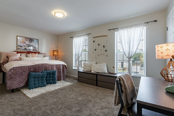 Example Bedroom - Redpoint, 1 Bedroom in a 3 Bedroom, 3.5 Bath Townhouse, Subletting for Spring 2026 Semster