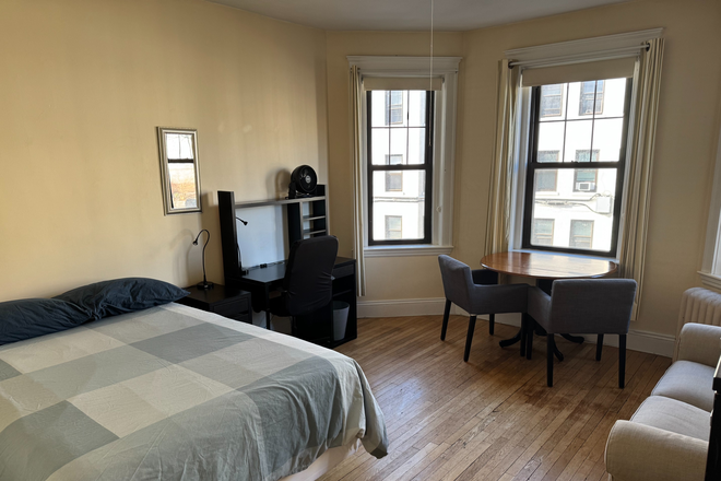 Large Single Photo 1 - Furnished 2-Bedroom Split Apartment