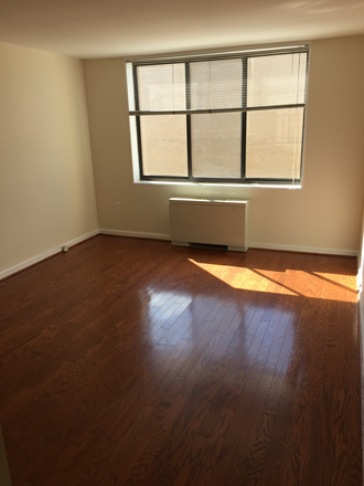 Larger Bedroom - $3,300 / 2br - 952ft2 - YOUTUBE VIRTUAL TOURHuge 2 br - All Util Incl Condo