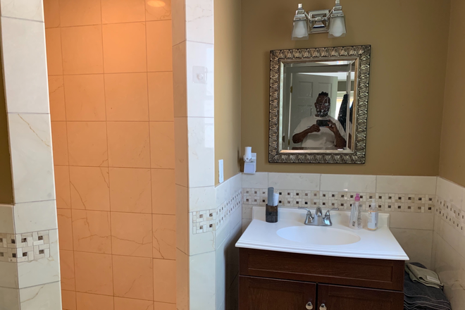 Bathroom - Furnished room for PU affiliate-John St-Princeton House