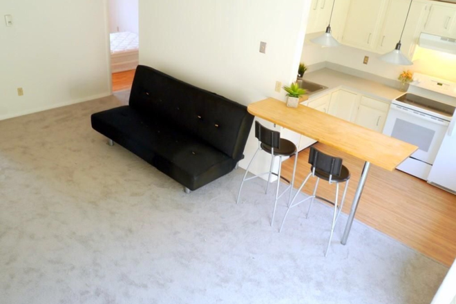 kitchen - OPEN HOUSE SATURDAY 11:30-1:00. Great one bedroom townhouse available August 15.