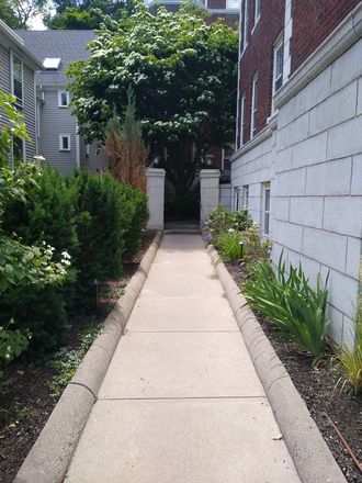 Walk way - Harvard Law, Minutes To Porter Square or Harvard Square, HEAT & HW included Condo