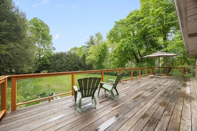 Deck - 139 Gray St House