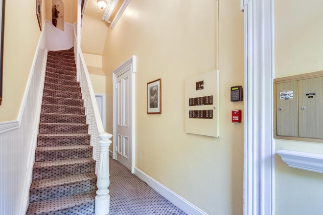 Foyer and internally secure mailboxes - $2700  3BR, 2BA:  On Mt. Vernon Park!   1 min walk to Shuttle lines!  Fully updated w/ Private deck Condo