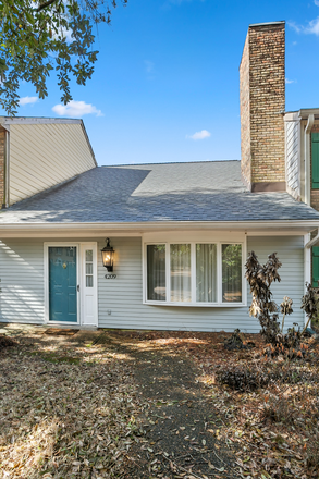 Outside View - 3BR Townhouse in Great Location!