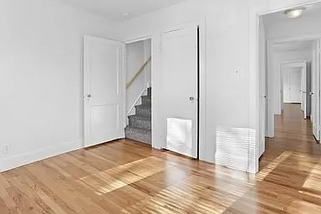 . - SEPT 2026 - GREAT 2 UNIT HOUSE IN BRIGHTON