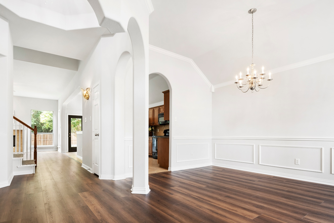 Dining room - Rent a Big House with 5-6 Friends Near UNT & TWU