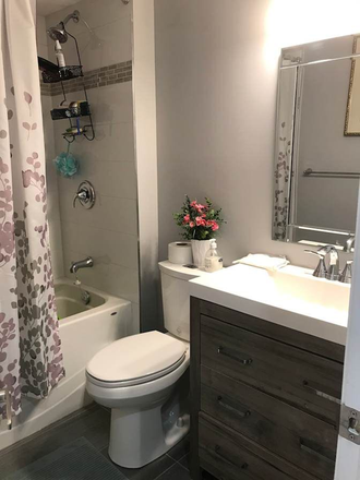 Bathroom - Spacious Private Room near UofT Townhome