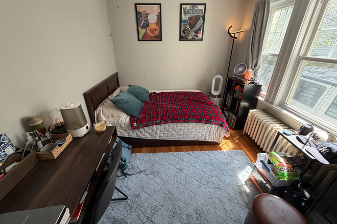 Bedroom - Prime BC Student Housing – Spacious Summer Rental at 264 Foster St Duplex