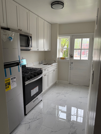 Kitchen - Home Away from Home in Quiet Neighborhood w/Private Parking