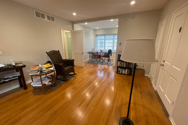 living room and dining nook - 1BR/1BA furnished apt near Caltech, available for fall semester (July - Jan)