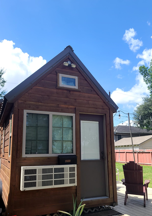 tiny house front - Tiny House close to Rice University