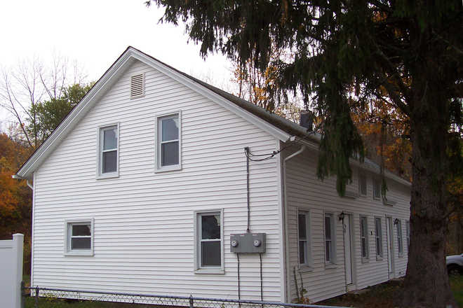 Beautiful Home - 4 Beds / 1.5 Full Baths - Don't Miss it!! - 5 min from Campus- (Heat & Water Included!) Duplex