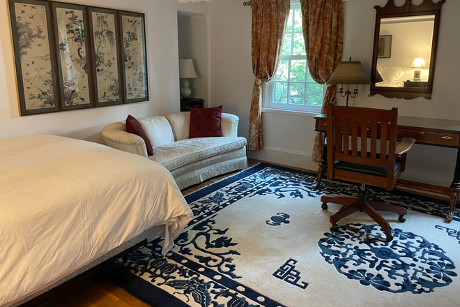 Photo - Beautifully furnished room in lovely home in Brookline