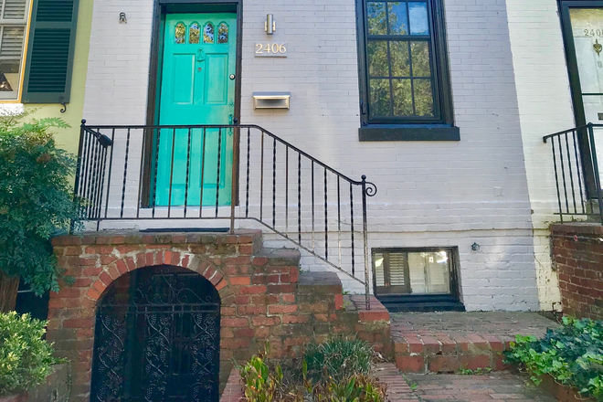 Front - Wow location! Across from GW University/Hospital /Metro Foggy Bottom. Townhome