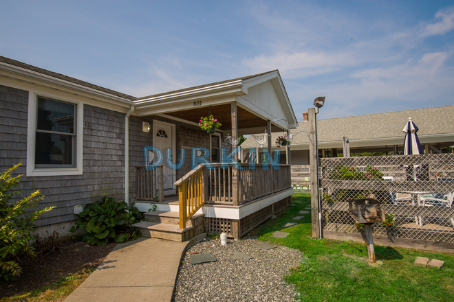 Exterior - Bright Modern Duplex - Durkin Complex Rental