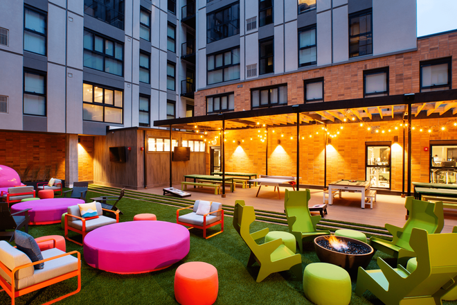 Outdoor Lounge - The Hub State Street Apartments