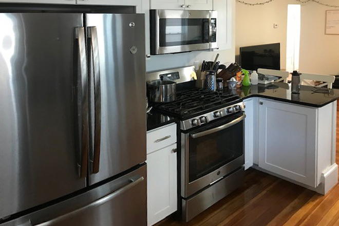 Kitchen - Spacious 3 Bed with in-unit washer/dryer! No Broker Fee! Apartments