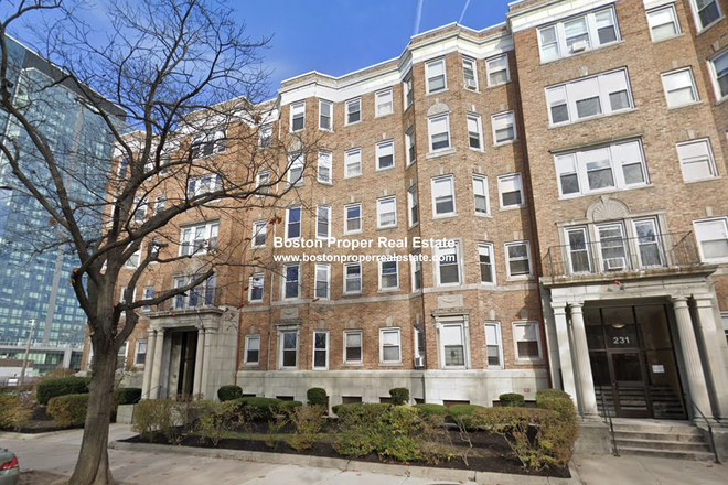 a - NO fee and half month free rent Apartments