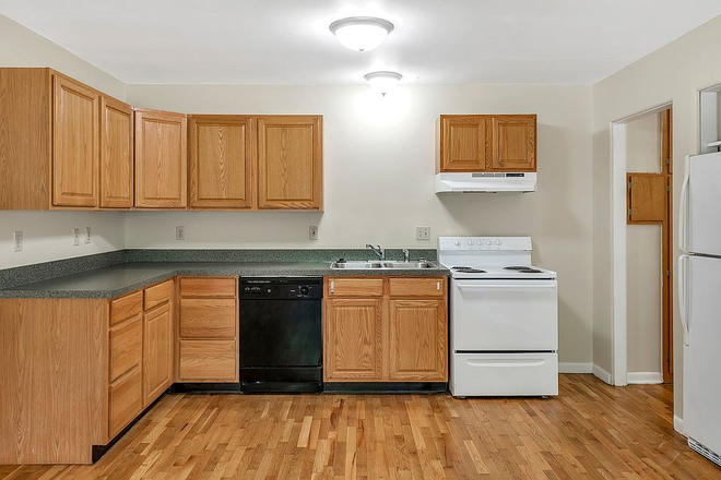 Kitchen - Old Canton Lane (Hodge Apartments, LLC)