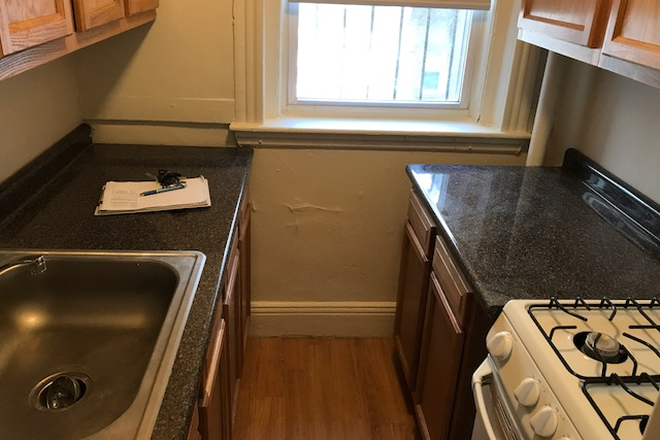 Call NOW for showings! 617-236-8550 - BOYLSTON ST - *AVAIL NOW* MODERN *NO FEE* 1BR SPLIT FOR 2 PPL BY CAMPUS W/ LNDRY IN BLDNG, H&HW INC Apartments