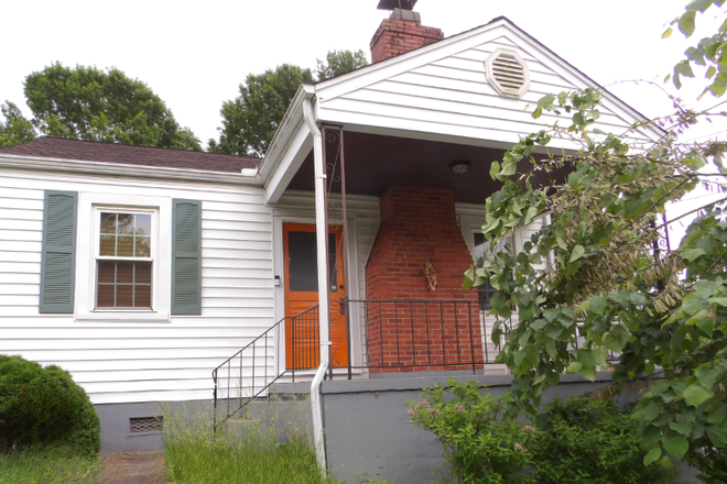 Front Porch - Cute Single Family 3-Bedroom / 2-Bath Home, 2.9 Mile from Campus