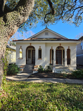 Front view from Palmer Avenue - 2-Bedroom Apartment – 2431 Palmer Ave.- VERY close to Tulane & Loyola Universities