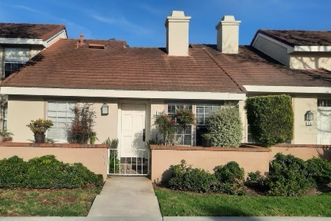 Front Exterior View - Cambridge Court Townhome